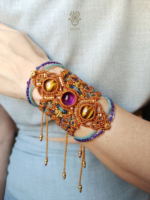 Boho hippie macrame bracelet with Tiger's eye & Amethyst, Multicolored festival cuff