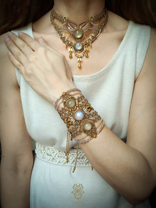 Macrame bracelet with Moonstone & Prehnite natural stones