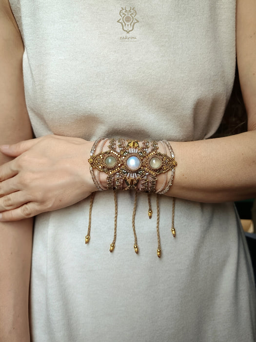 Macrame bracelet with Moonstone & Prehnite natural stones