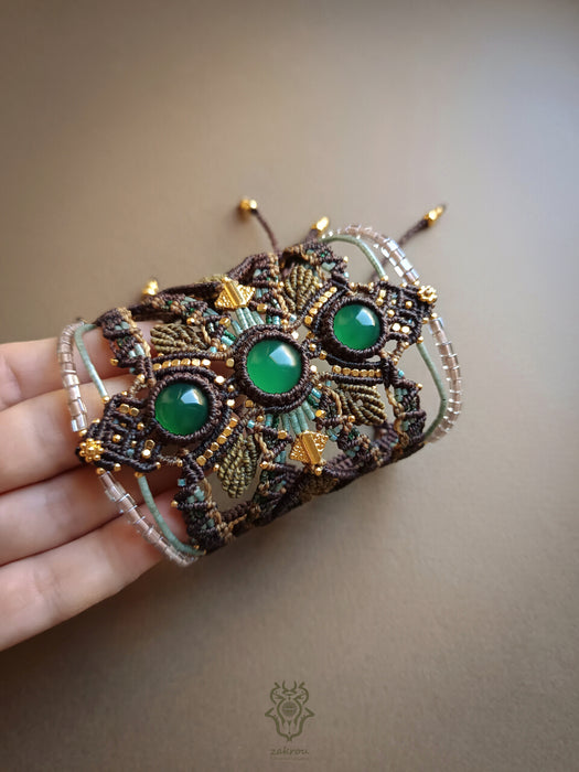 Festival macrame bracelet with Emerald Agate, Beaded macrame forest-cuff