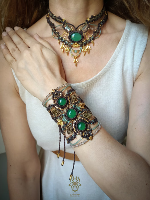 Festival macrame bracelet with Emerald Agate, Beaded macrame forest-cuff