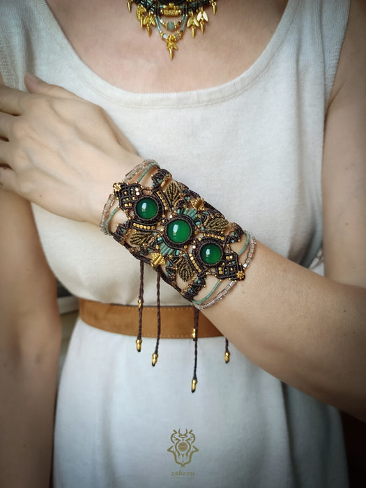 Festival macrame bracelet with Emerald Agate, Beaded macrame forest-cuff