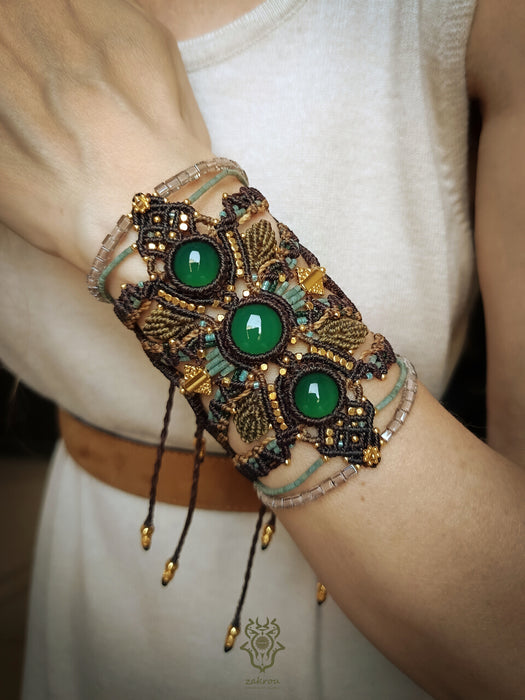 Festival macrame bracelet with Emerald Agate, Beaded macrame forest-cuff