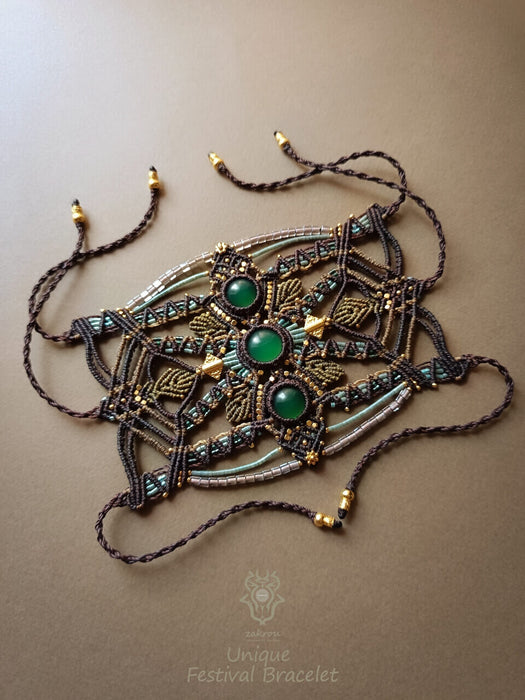 Festival macrame bracelet with Emerald Agate, Beaded macrame forest-cuff