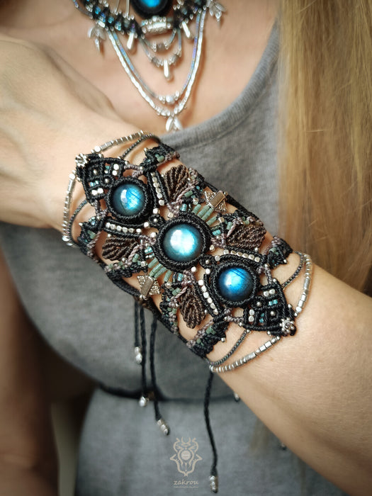 Labradorite boho macrame bracelet with silver details, Unique forest cuff