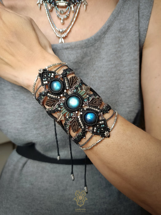 Elegant Labradorite macrame bracelet, Festival bracelet forest-cuff