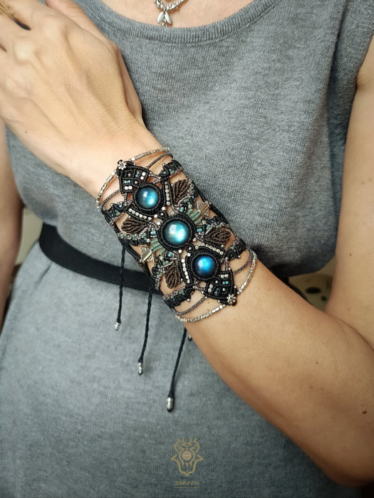 Labradorite boho macrame bracelet with silver details, Unique forest cuff
