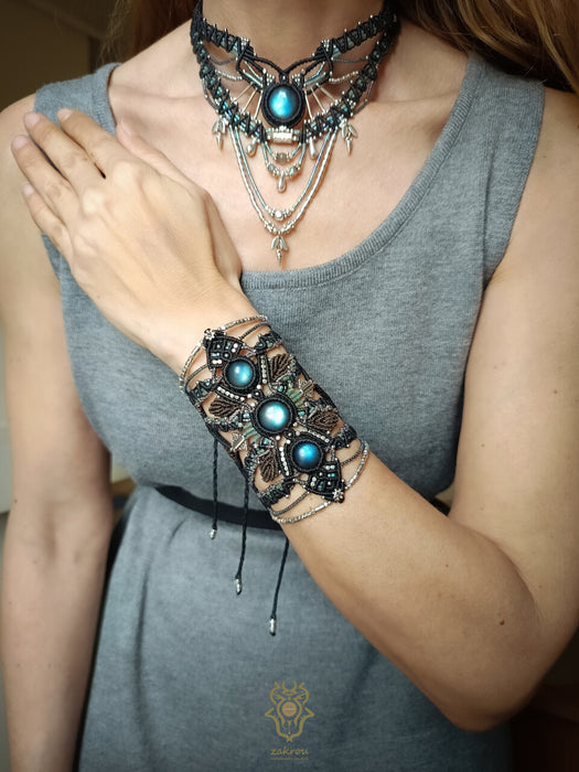 Labradorite boho macrame bracelet with silver details, Unique forest cuff
