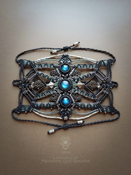 Labradorite boho macrame bracelet with silver details, Unique forest cuff