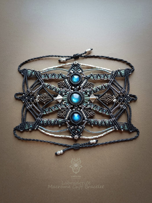 Labradorite boho macrame bracelet with silver details, Unique forest cuff