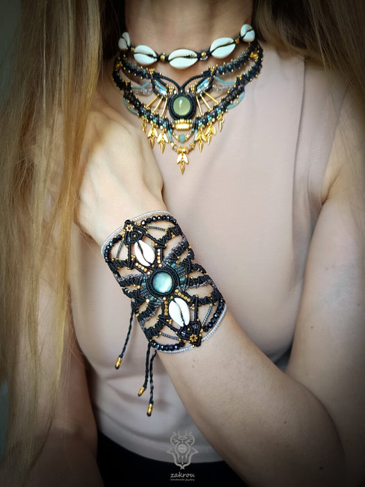 Labradorite bohemian macrame bracelet with shells & golden details, Festival beaded cuff