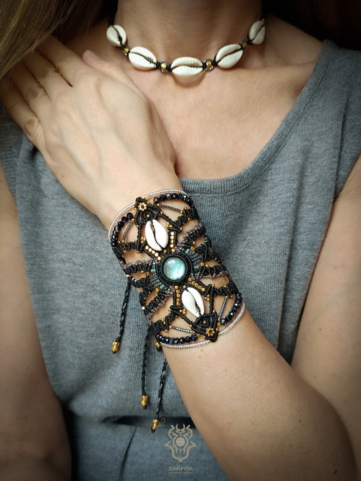 Labradorite bohemian macrame bracelet with shells & golden details, Festival beaded cuff