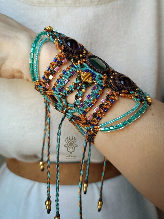 Bohemian chic macrame bracelet with Amethyst & Agate, Festival jewel