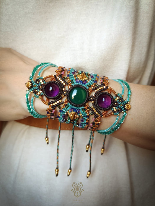 Bohemian chic macrame bracelet with Amethyst & Agate, Festival jewel