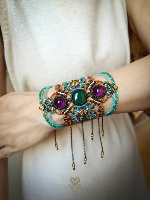 Bohemian chic macrame bracelet with Amethyst & Agate, Festival jewel