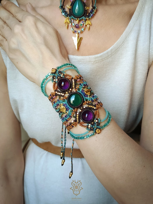 Bohemian chic macrame bracelet with Amethyst & Agate, Festival jewel
