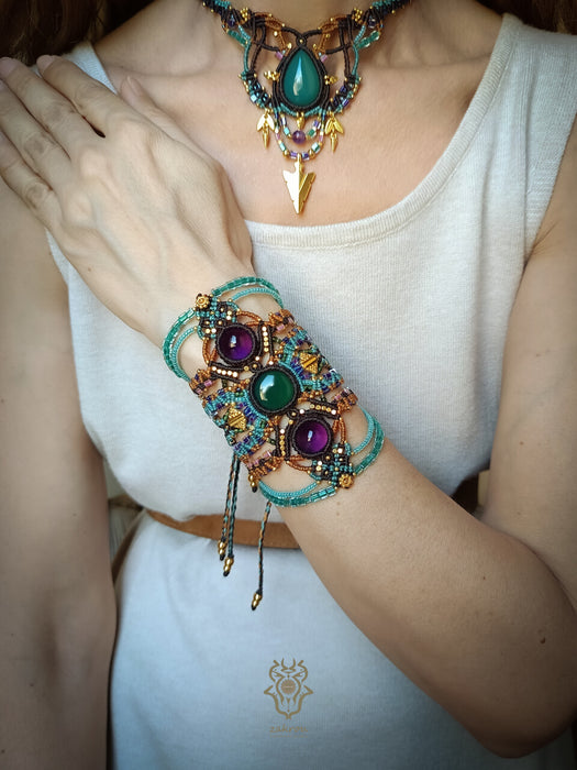 Bohemian chic macrame bracelet with Amethyst & Agate, Festival jewel