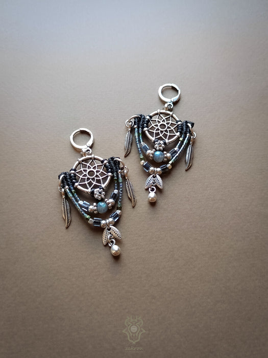 Bohemian earrings with Labradorite pearl & silver details, Dreamcatcher earrings