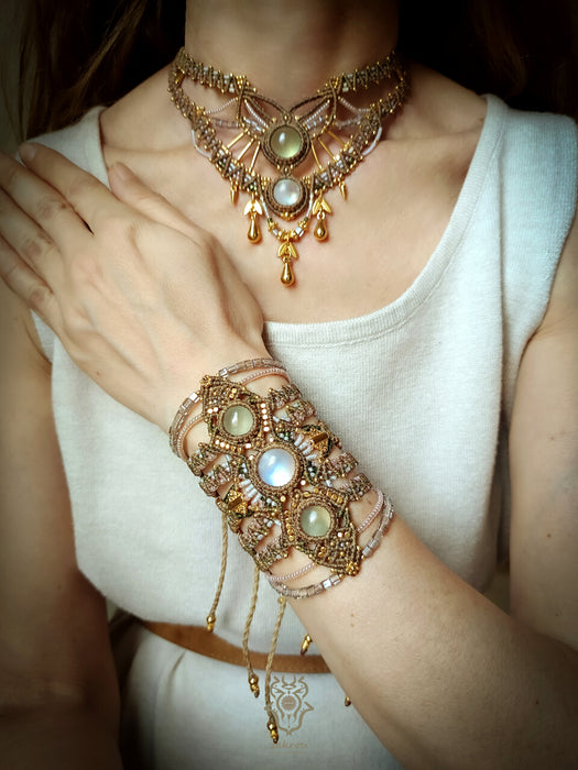 Boho hippie macrame choker necklace with Moonstone & Prehnite, Elegant party jewel