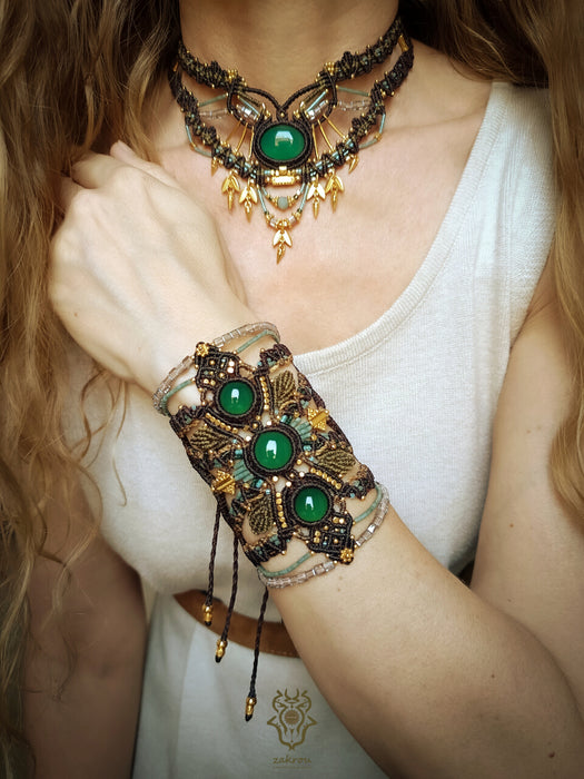 New Bohemian chic macrame necklace, Emerald Agate festival-choker necklace