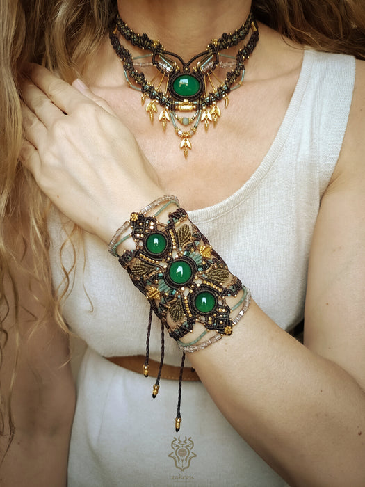New Bohemian chic macrame necklace, Emerald Agate festival-choker necklace