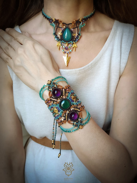 Agate macrame tribal necklace with golden details, Choker party necklace native style