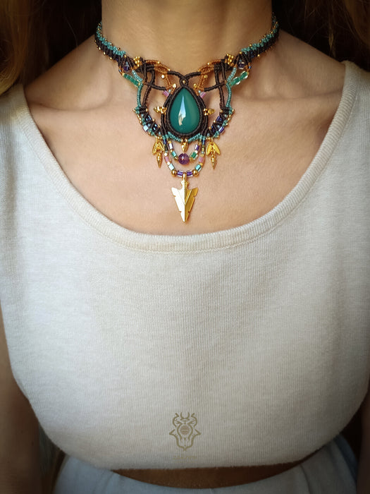 Agate macrame tribal necklace with golden details, Choker party necklace native style