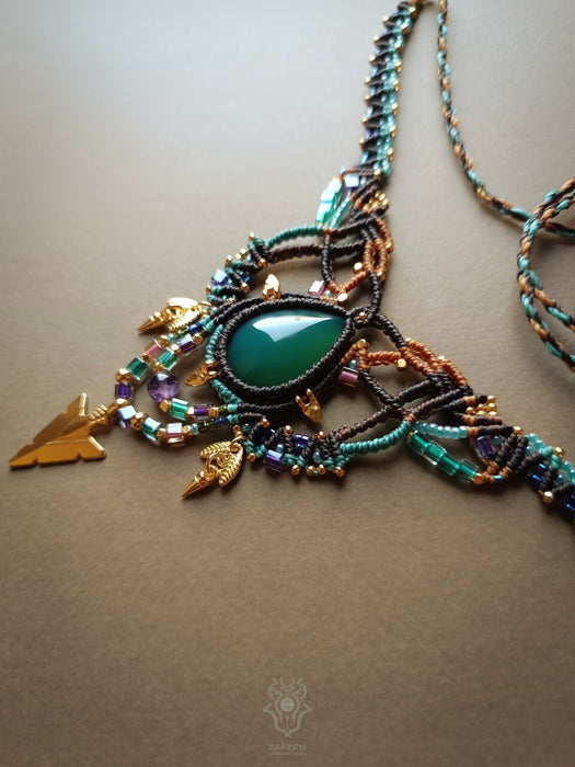 Agate macrame tribal necklace with golden details, Choker party necklace native style