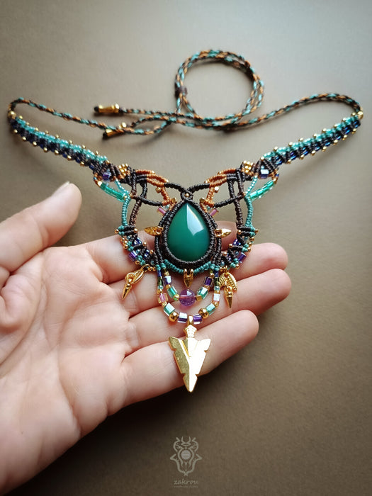Agate macrame tribal necklace with golden details, Choker party necklace native style