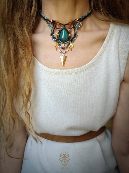 Agate macrame tribal necklace with golden details, Choker party necklace native style
