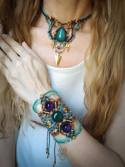 Agate macrame tribal necklace with golden details, Choker party necklace native style