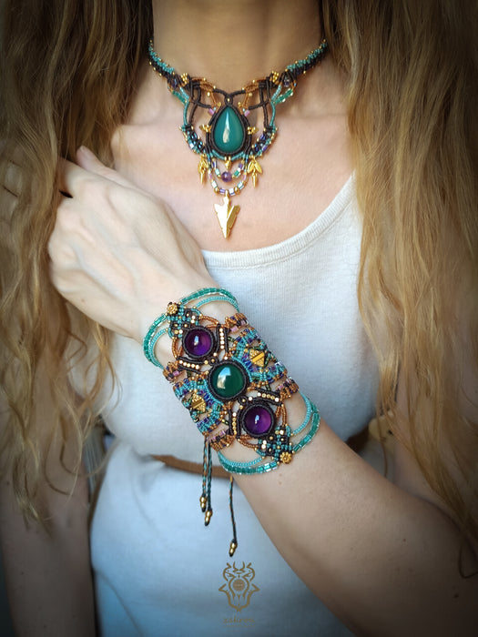 Agate macrame tribal necklace with golden details, Choker party necklace native style
